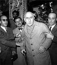 200mossadeq-at-his-trial