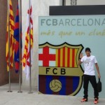 Neymar-posing-at-club-offices-480×639(1)