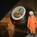 Yuri_Gagarin_Capsule_and_space_suit