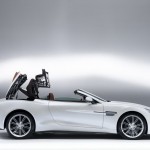 convetible-roof-of-the-Aston-Martin-Vanquish-Volante